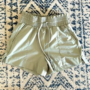Abercrombie sage green traveler short XS